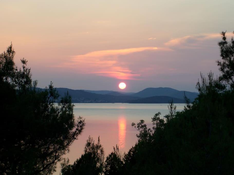 Ferienhaus Am Wasser - Kuca Rio - Iberische Finca In Dalmatien Bilice Zewnętrze zdjęcie